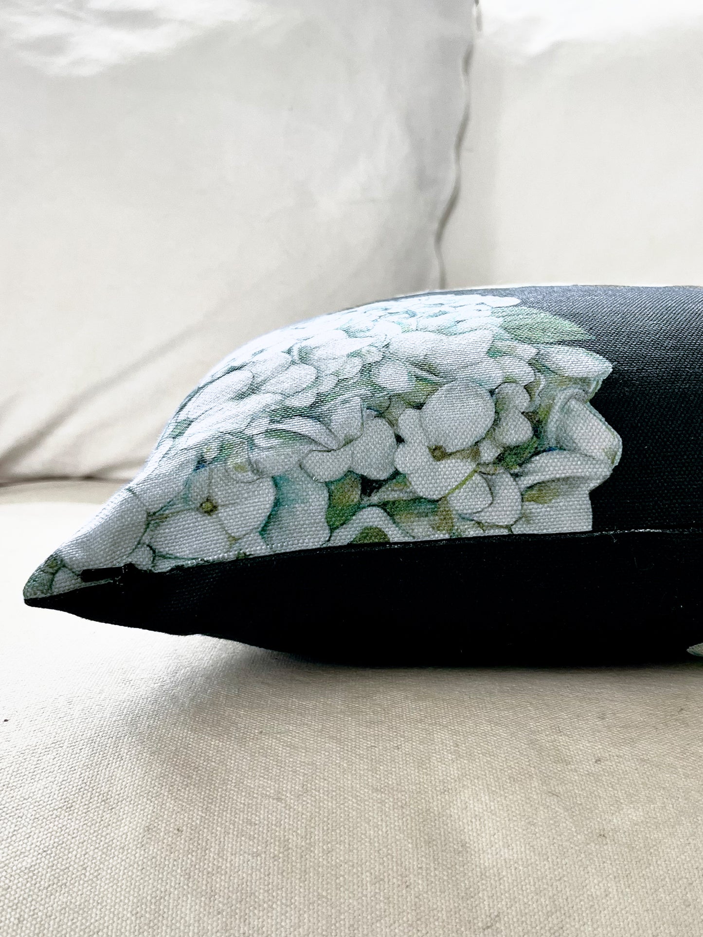 Hydrangea - Black - Cushion