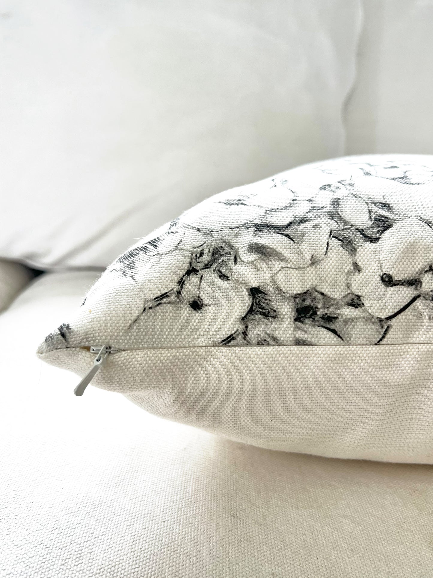 Hydrangea - White - Cushion