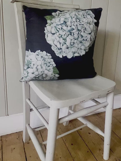 Hydrangea - Black - Cushion